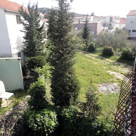 Matan - Two Bedroom With Sea View C * Murter