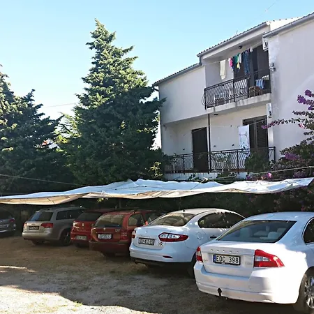 Matan - Two Bedroom With Sea View C * Murter